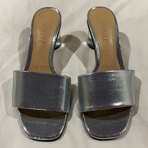 Schutz Women's Mirlande, Prata Shine Lizard